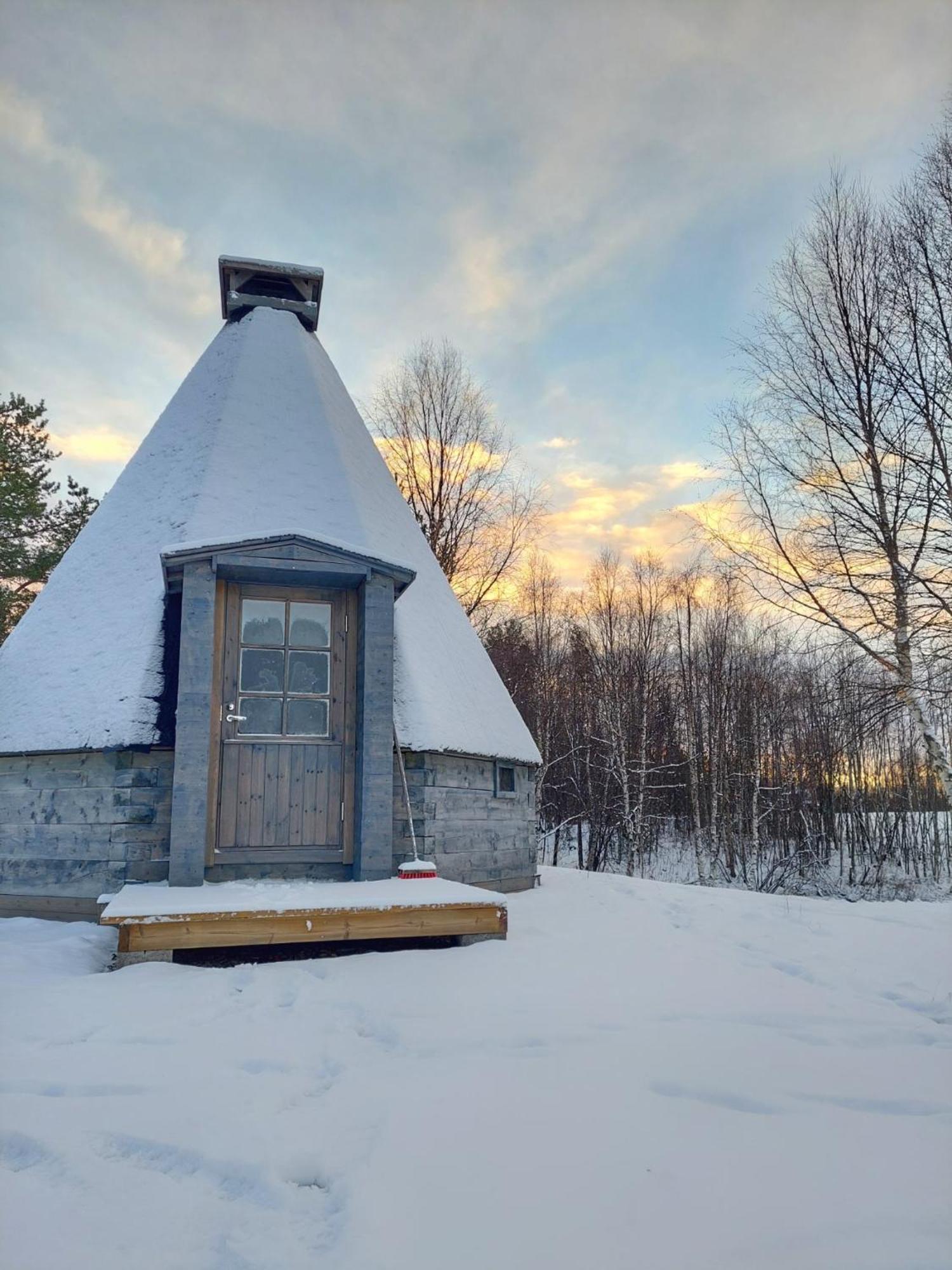 Ivalo River Camping Hotel Exterior photo